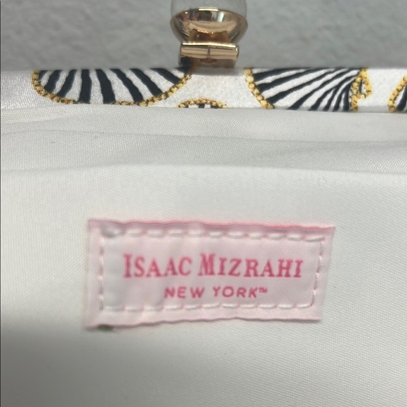 Isaac Mizrahi | Seashell Motif Clutch w/ Crossbody ✨ - Picture 7 of 11